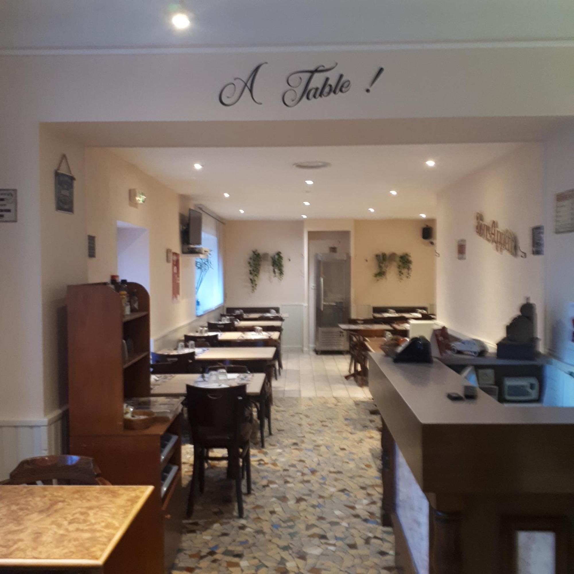 Hotel Restaurant Le Centre Comblanchien Dış mekan fotoğraf